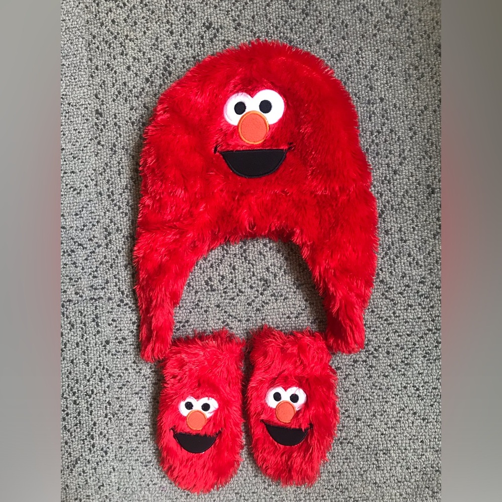 Sesame Street Elmo Red Kids Winter hat and mittens
